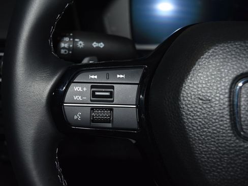 Used 2025 Honda Civic Sport Touring image 9