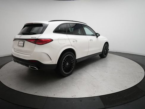 Used 2025 Mercedes-Benz GLC 300 4MATIC image 36