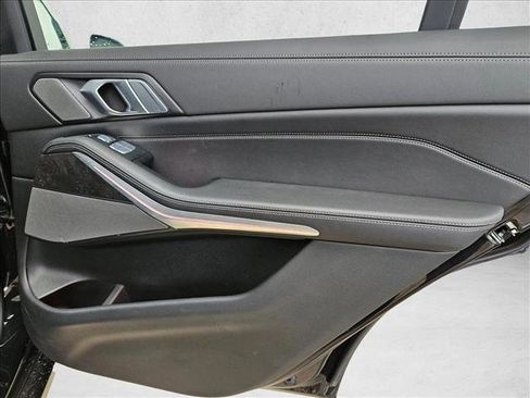 Used 2023 BMW X7 xDrive40i w/ Premium Package image 22