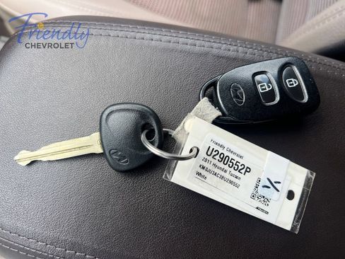 Used 2011 Hyundai Tucson GLS FWD image 29