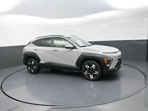 Used 2025 Hyundai Kona SEL AWD/4WD image 19