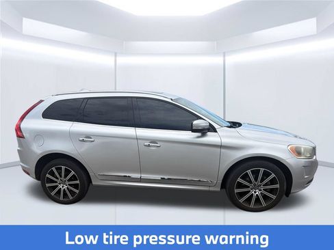 Used 2016 Volvo XC60 T6 w/ Proximity Package AWD/4WD image 28