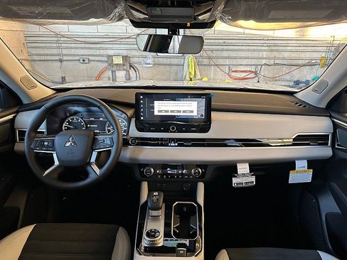 New 2026 Mitsubishi Outlander SE image 45