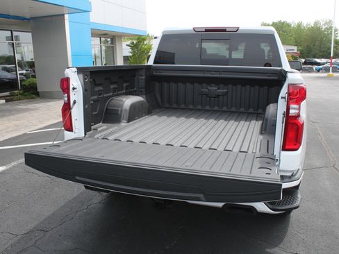 New 2026 Chevrolet Silverado 1500 RST w/ Dark Appearance Package AWD/4WD image 18