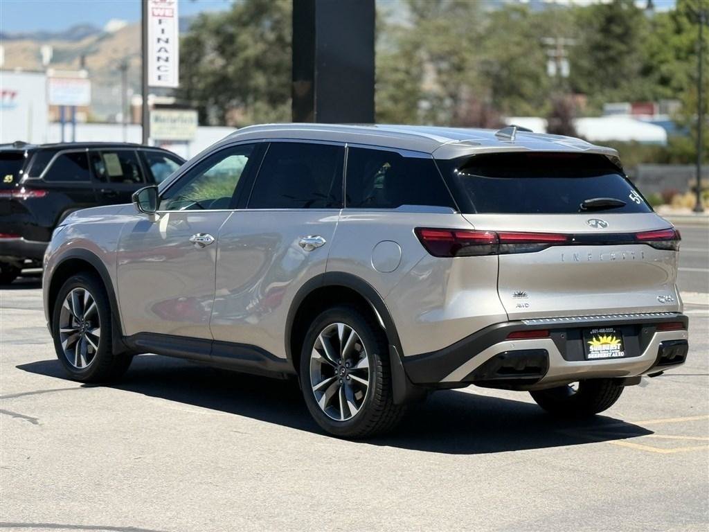 Used 2023 INFINITI QX60 Luxe w/ Vision Package AWD/4WD image 5