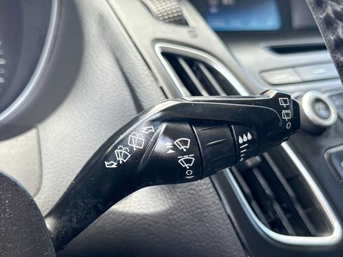 Used 2016 Ford Focus SE w/ Equipment Group 201A FWD image 25
