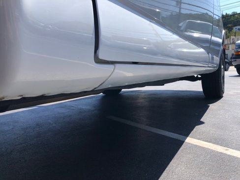 Used 2018 Chevrolet Express 2500 w/ Driver Convenience Package image 14