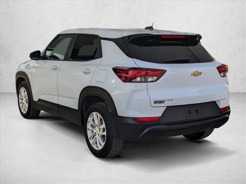 Used 2024 Chevrolet TrailBlazer LS w/ LS Convenience Package FWD image 8