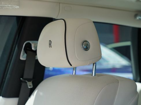 Used 2022 Rolls-Royce Phantom Sedan RWD image 25