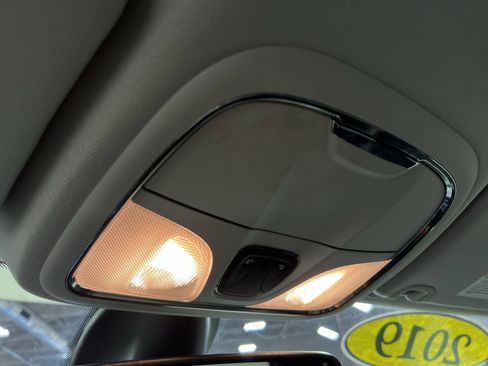 Used 2019 Jeep Cherokee Limited image 37