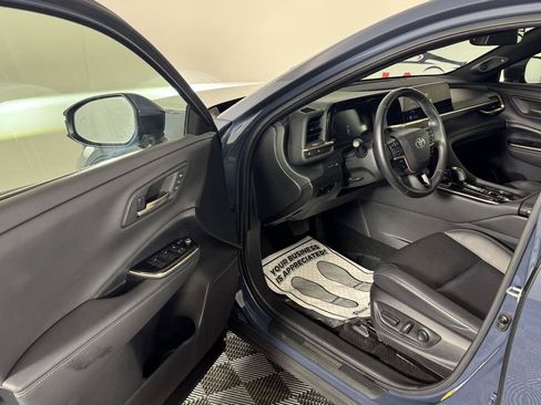 Used 2025 Toyota Crown w/ Advanced Technology Package AWD/4WD image 12