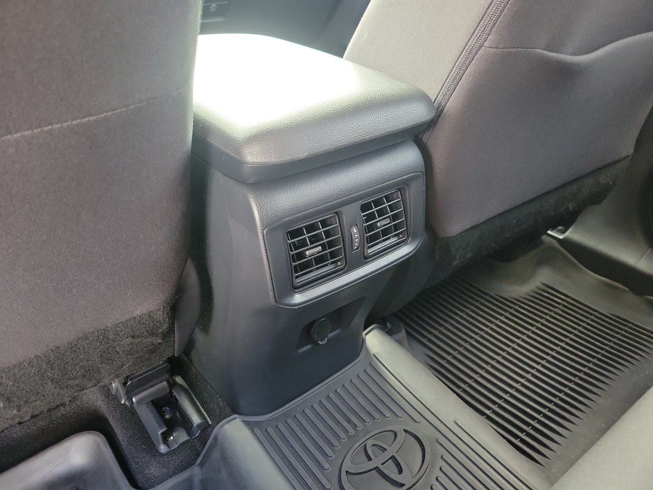 Used 2025 Toyota RAV4 LE AWD/4WD image 11