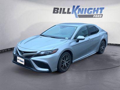 Used 2021 Toyota Camry SE w/ Carpet Mat Package (TMS)