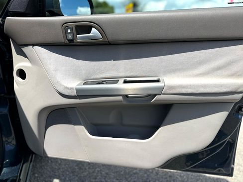 Used 2008 Volvo V50 2.4i image 25