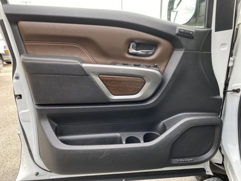 Used 2018 Nissan Titan Platinum Reserve image 15