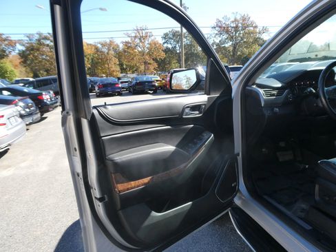 Used 2019 Chevrolet Tahoe Premier image 11