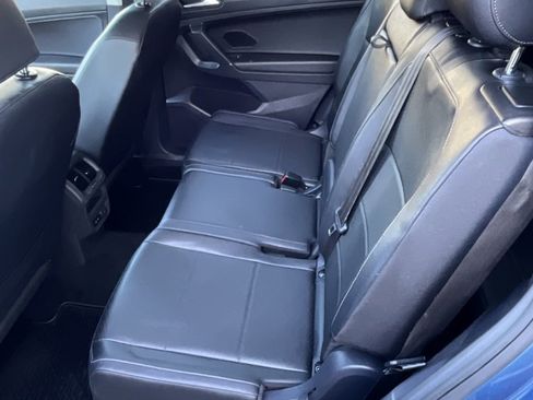 Used 2020 Volkswagen Tiguan SE w/ Panoramic Sunroof Package image 20