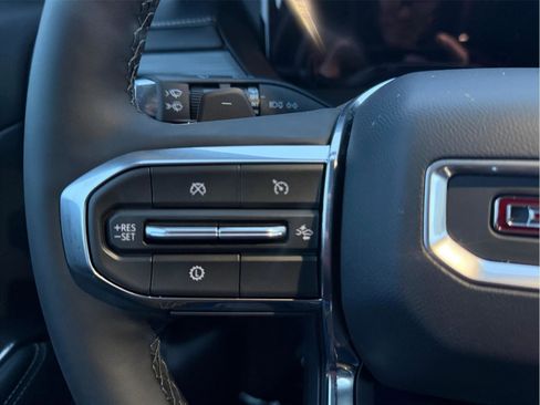 New 2026 GMC Acadia Elevation image 29