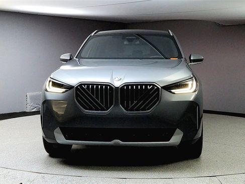 Used 2025 BMW X3 xDrive30i w/ Premium Package image 2