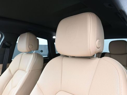 Certified 2024 Porsche Macan image 15