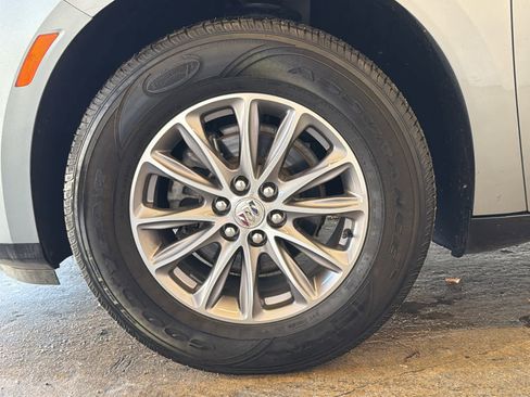 Used 2024 Buick Enclave Premium image 12