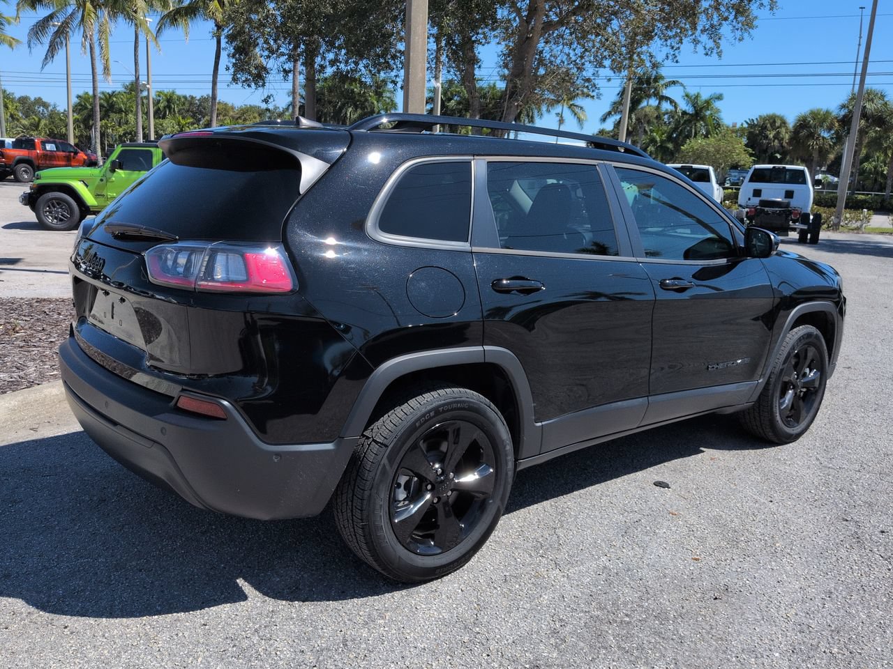 Used 2023 Jeep Cherokee Altitude Lux AWD/4WD image 5