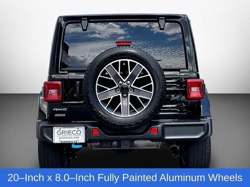 Used 2023 Jeep Wrangler Unlimited Sahara w/ Cold Weather Group AWD/4WD image 6