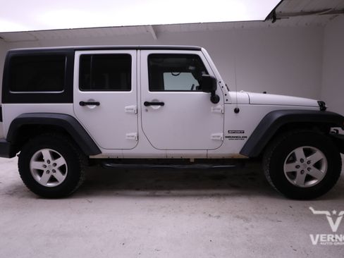 Used 2013 Jeep Wrangler Unlimited Sport image 6