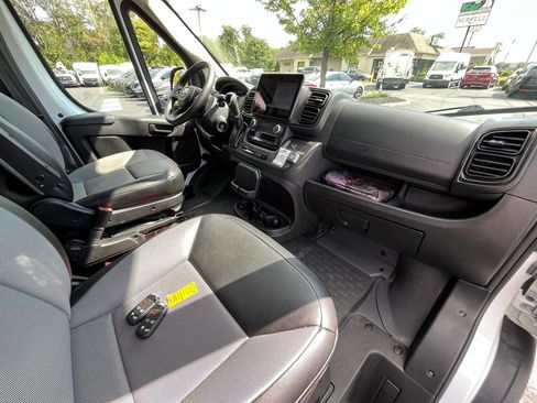Used 2023 RAM ProMaster 2500 w/ Premium Convenience Group (B) FWD image 31