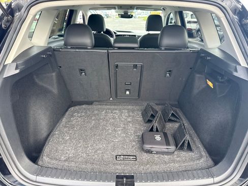 Certified 2022 Volkswagen Taos SEL image 33