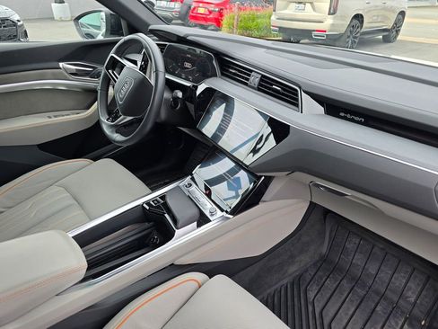 Used 2024 Audi Q8 e-tron Prestige w/ Prestige Package AWD/4WD image 4