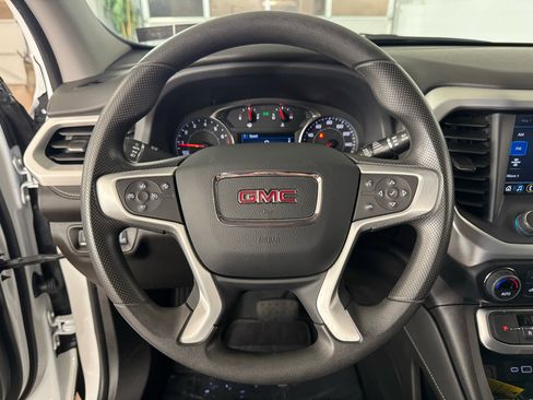 Used 2023 GMC Acadia SLE w/ Driver Convenience Package image 19