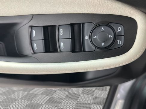 Used 2023 Buick Encore GX Preferred w/ Cold Weather Comfort Package image 17