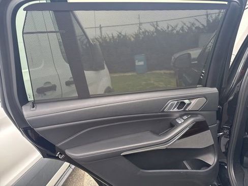 Used 2019 BMW X7 xDrive50i w/ M Sport Package image 11