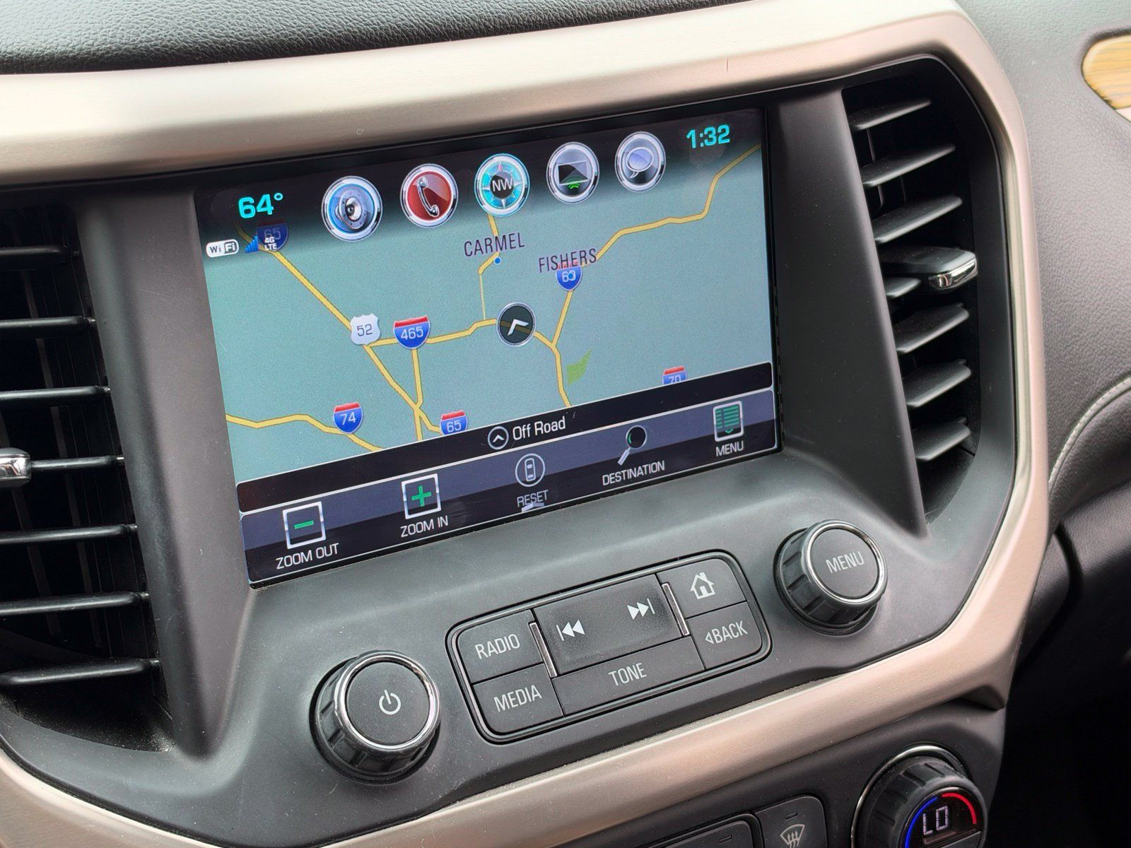 Used 2018 GMC Acadia Denali w/ Technology Package AWD/4WD image 28