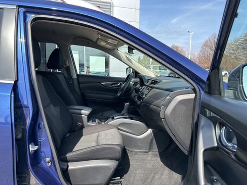 Certified 2020 Nissan Rogue SV image 16