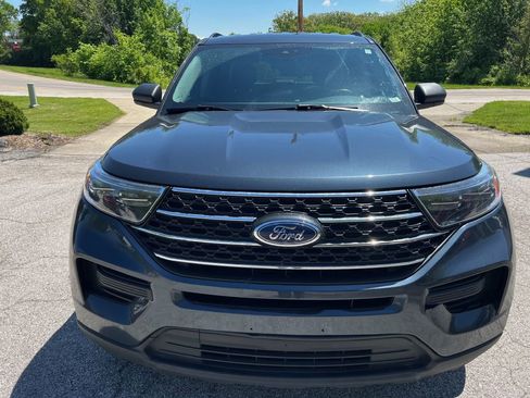 Used 2022 Ford Explorer XLT image 1