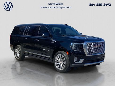 Used 2022 GMC Yukon XL Denali w/ Denali Premium Package image 1