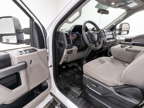 Used 2019 Ford F250 XLT w/ XLT Value Package image 14