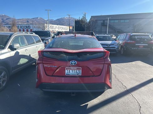 Used 2020 Toyota Prius Prime LE image 6