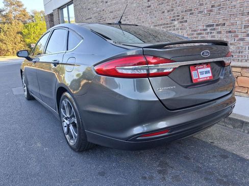 Used 2017 Ford Fusion SE w/ Equipment Group 201A image 3