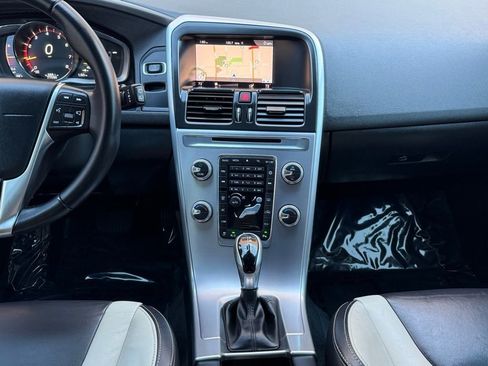 Used 2017 Volvo XC60 T5 Dynamic w/ Preferred Option Package image 34