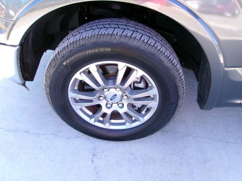 Used 2019 Ford F150 Lariat RWD image 8