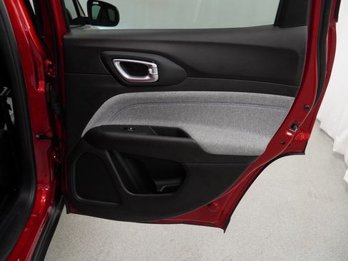 Certified 2025 Jeep Compass Latitude w/ Convenience Group image 45