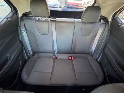 Used 2025 Buick Encore GX Preferred AWD/4WD image 38