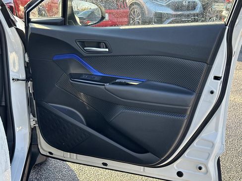 Used 2020 Toyota C-HR XLE image 13