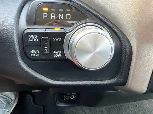 Used 2022 RAM 1500 Laramie AWD/4WD image 38
