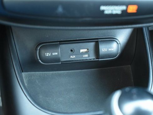 Used 2017 Kia Soul + image 25