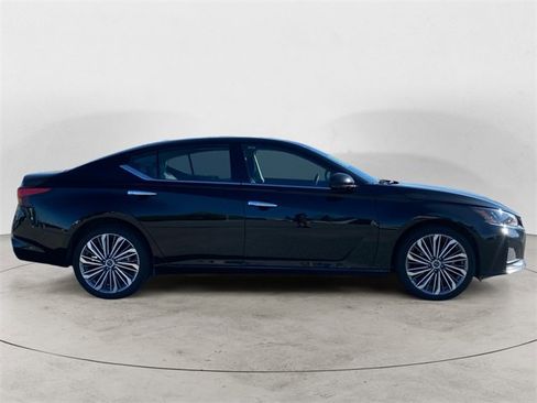 Used 2024 Nissan Altima 2.5 SL image 6