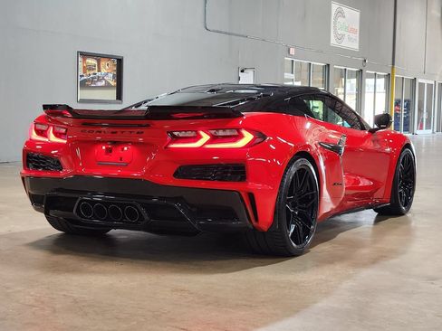 Used 2025 Chevrolet Corvette Z06 w/ Battery Protection Package RWD image 8